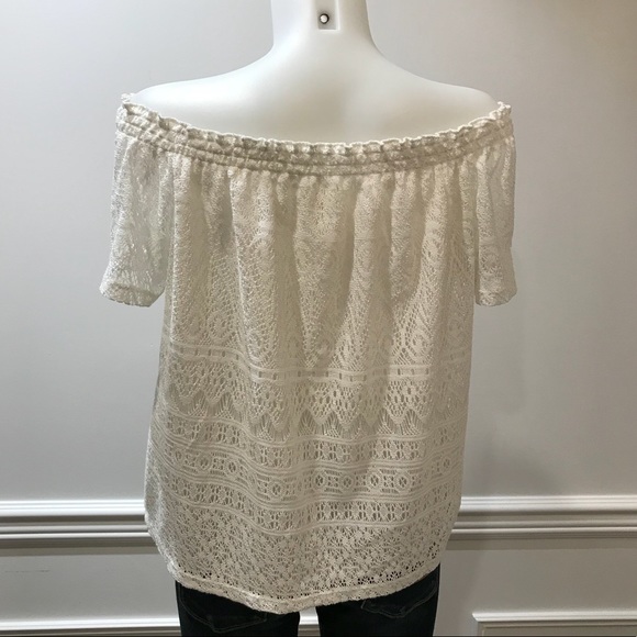 Flirty H&M lace lined off the shoulder blouse - Picture 4 of 5